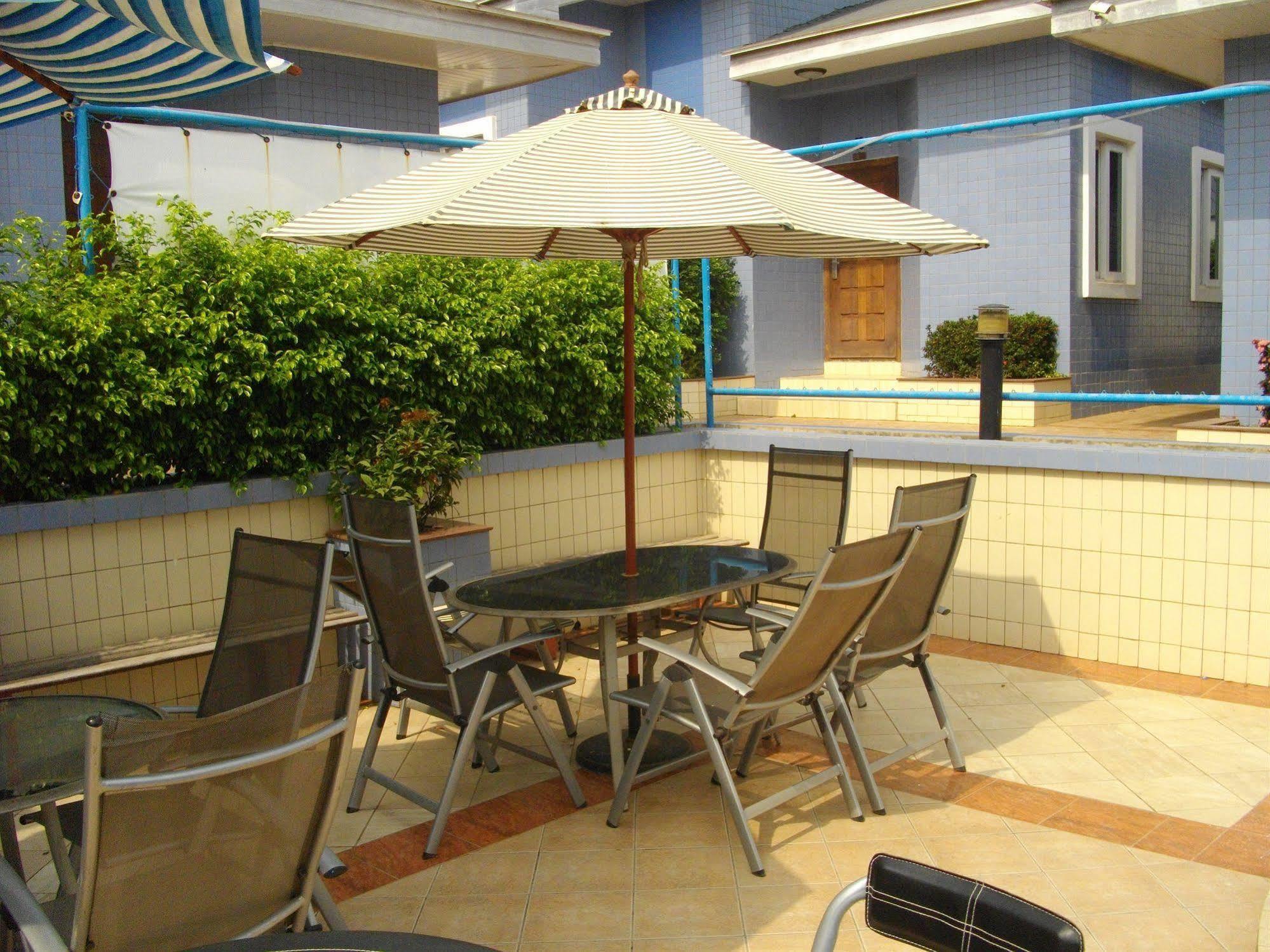 De Holiday Beach Hotel Kokrobite Exterior foto